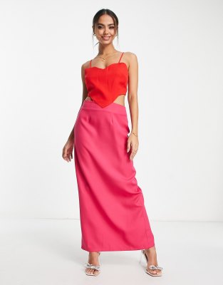 Never Fully Dressed - Maxikleid in kontrastierendem Rot und Rosa mit herzförmigem Oberteil und Zierausschnitten-Bunt