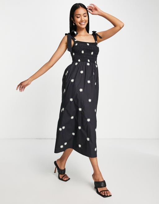 Never Fully Dressed – Maxikleid in Schwarz mit Bindeträgern und Blümchenstickerei