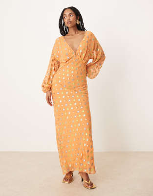 Never Fully Dressed - Midaxi-Kleid in Koralle mit goldfarbenen Metallic-Punkten-Rosa