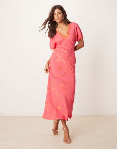Never Fully Dressed – Midaxi-Kleid in Rosa mit Spitzenbesatz und rotem Print - view 1