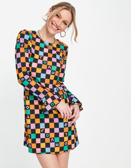 Never Fully Dressed - Minikjole med skakternet print og regnbuefarvet LOVE-print