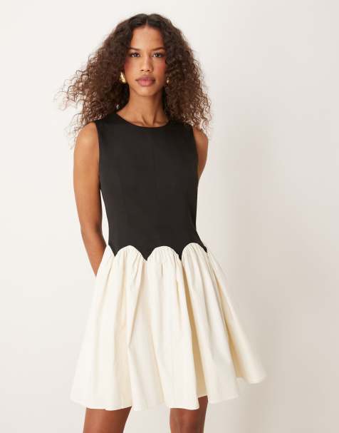 Never Fully Dressed – Minikleid in kontrastierendem Schwarz-Weiß mit tiefem Saum - view 1