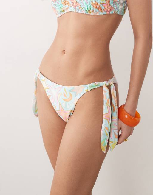 Never Fully Dressed – Niebieski dół od bikini we wzór w słońca z wiązaniem po bokach, część zestawu, 2 z 4