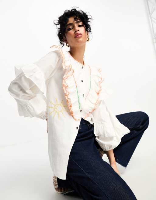 Never Fully Dressed - Oversized overhemd van katoenen popeline met ruches in wit met contrasterende stiksels