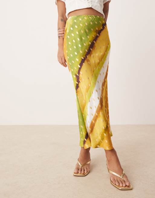 Never Fully Dressed Petite Dorris satin gold fleck maxi skirt in green print, 3 of 5