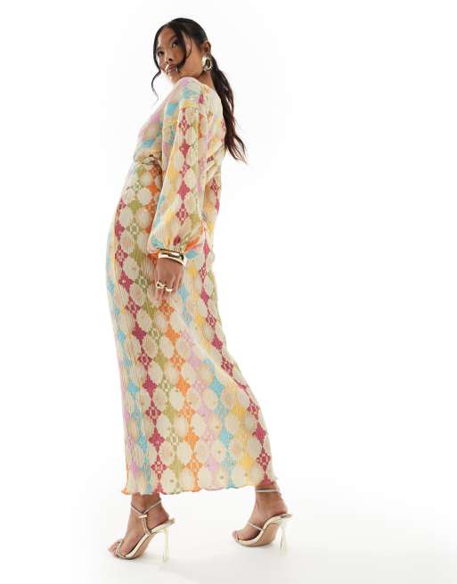 Never Fully Dressed Petite flared sleeve maxi dress in bright geo print, 3 of 4