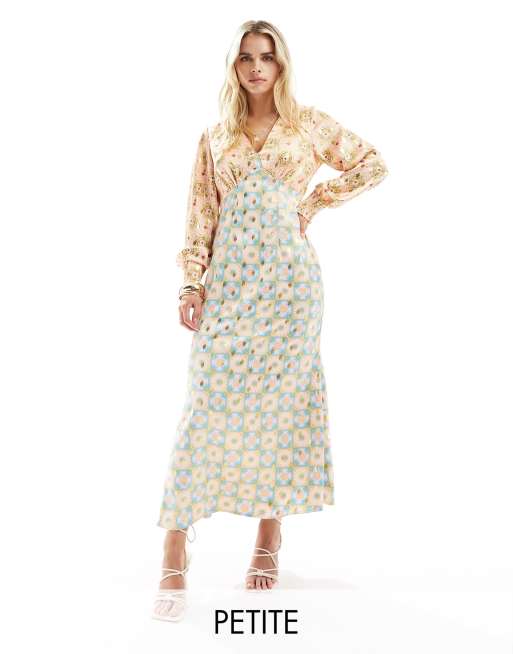 Never Fully Dressed Petite – Maxikleid mit verschiedenen Prints in Metallic-Optik und Ballonärmeln 