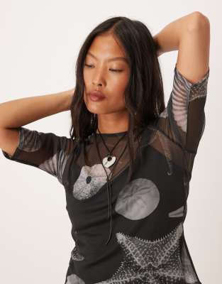 Never Fully Dressed Petite Seashell Print Mesh T-shirt