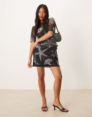 Never Fully Dressed Petite Seashell Print Mesh T-shirt