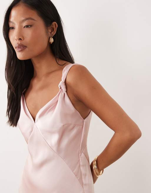 Never Fully Dressed Petite - Sofia - Schuingesneden satijnen maxi jurk met geknoopte bandjes in roze, 2 van 4