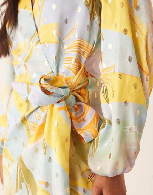 Never Fully Dressed Petite – Solmönstrad, metallisk miniklänning med ballongärmar, 2 av 4