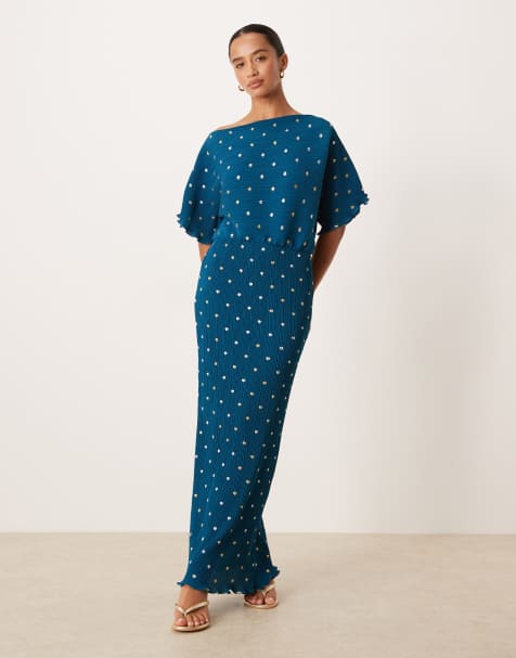 Never Fully Dressed Petite - Tilly - Grøn offshoulder-maxikjole i plissé med metallic prikker - view 1