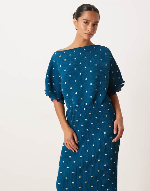 Never Fully Dressed Petite Tilly off the shoulder plissé maxi dress in metalic green polka dots, 4 of 4
