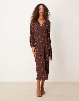 plisse gold fleck midaxi dress in chocolate-Brown