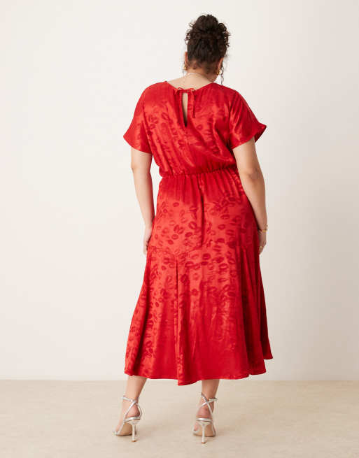Never Fully Dressed Plus embossed satin midaxi dress in red, 2 of 4