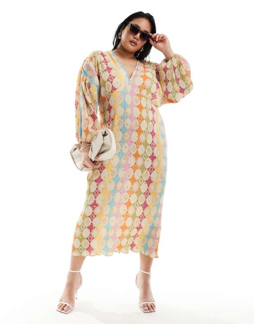 Never Fully Dressed Plus – Färgglad, geometriskt mönstrad midaxiklänning med utsvängda ärmar