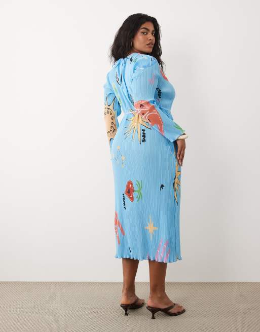 Never Fully Dressed Plus - Gaia - Vestido midi azul celestial plisado de manga larga con estampado, 4 de 4