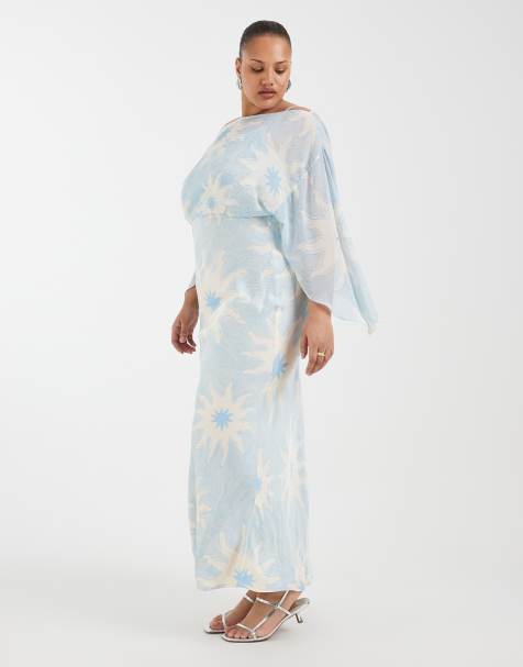 Never Fully Dressed Plus - Julianna - Maxi jurk met asymmetrische mouwen en print in blauw - view 1