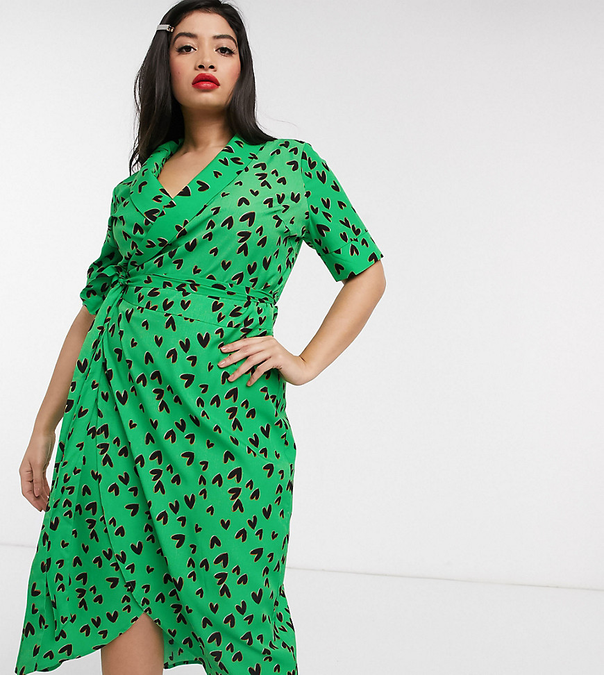 Never Fully Dressed Plus - Lange jurk met overslag vooraan, hoge split op de dijen en groene hartprint-Multi