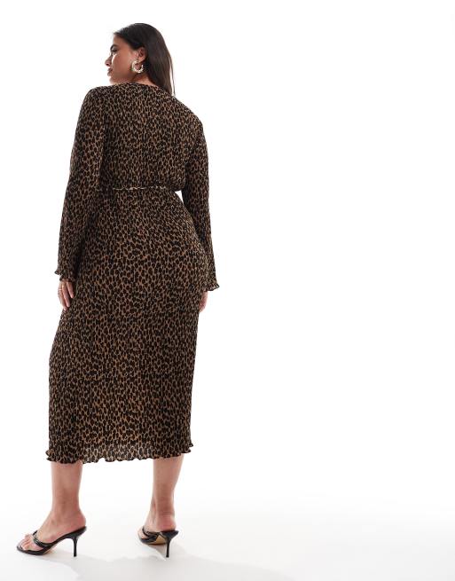Never Fully Dressed Plus plisse midaxi dress in leopard print, 2 of 4