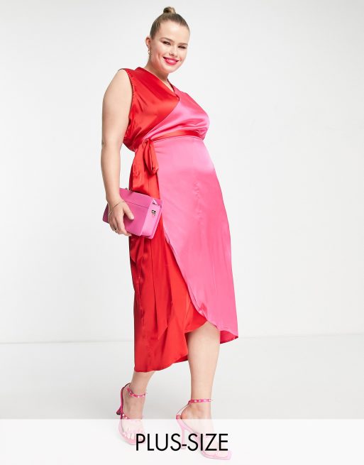 Never Fully Dressed Plus - Slå-om-midikjole med røde og pink farveblokke i satin