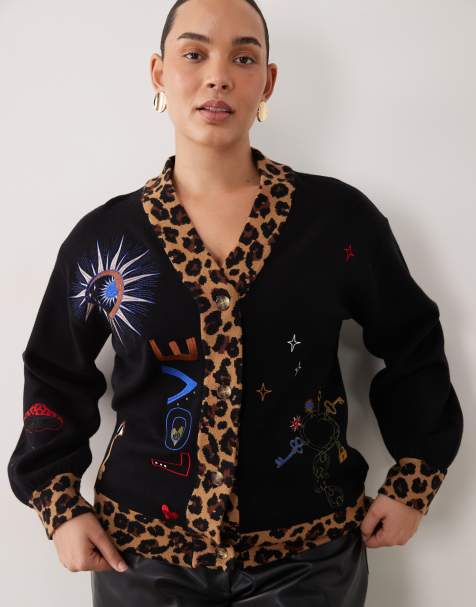Never Fully Dressed Plus Strick-Cardigan mit Stickerei, V-Ausschnitt und Kontrastbesatz in Schwarz - view 1