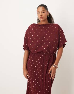 Never Fully Dressed Plus Tilly Metallic Plisse Off-shoulder Maxi Dress In Burgundy