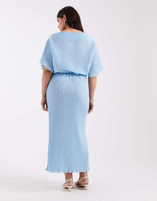 Never Fully Dressed Plus – Tilly – Niebieska plisowana sukienka maxi z odsłoniętym ramieniem, 2 z 4