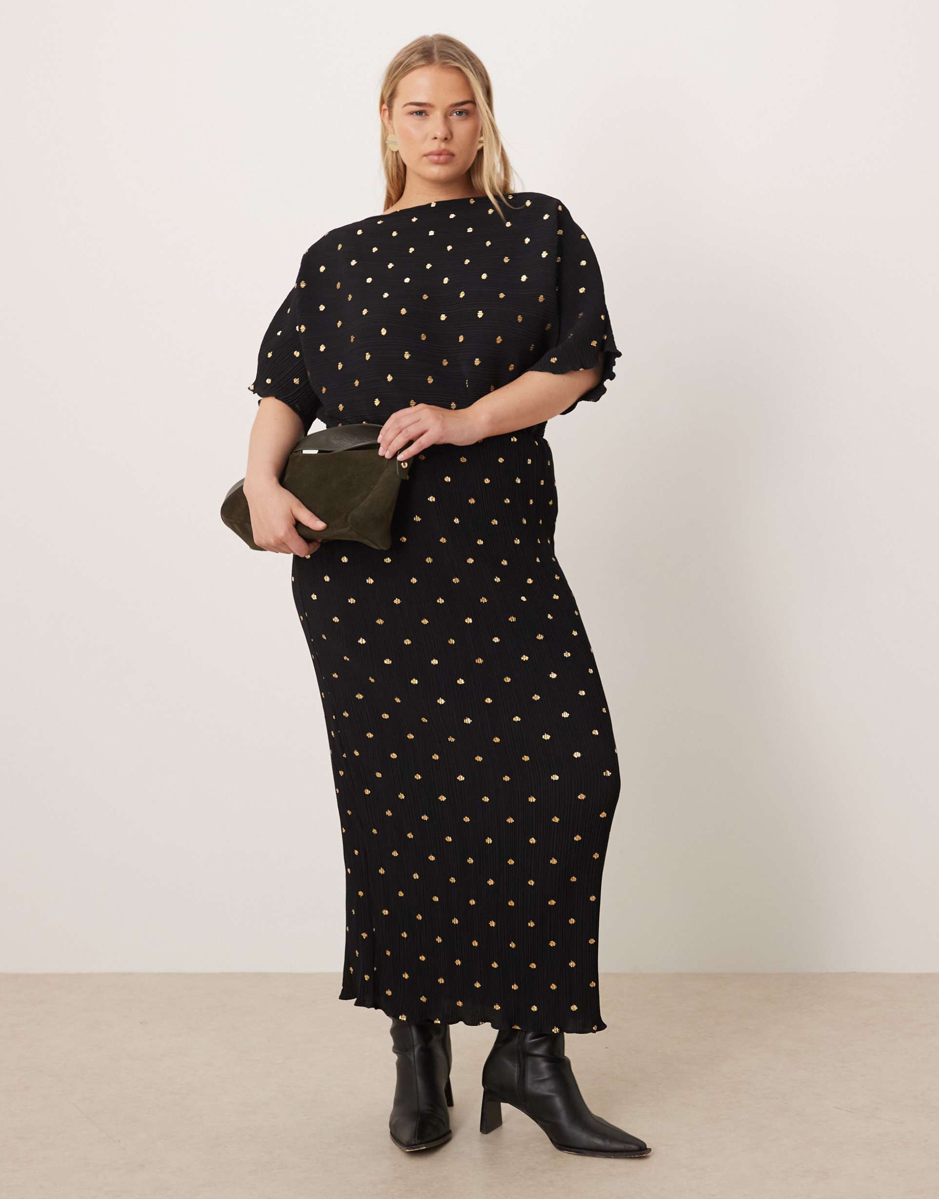 never fully dressed plus tilly off shoulder plisse maxi dress in black and gold