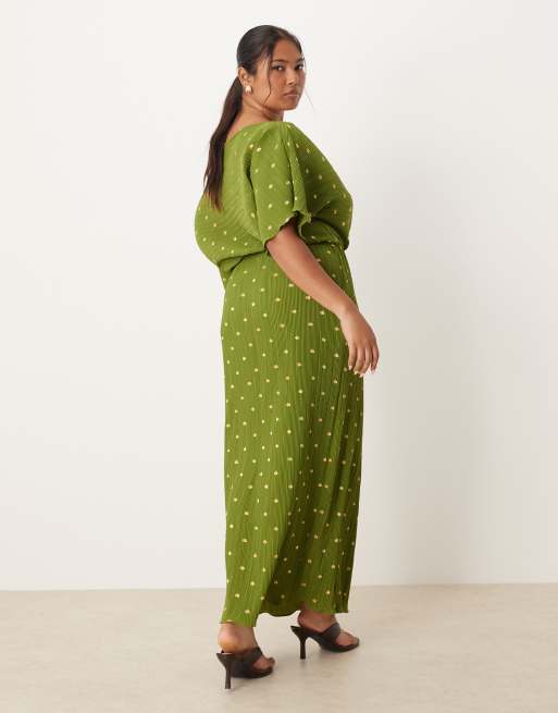 Never Fully Dressed Plus Tilly off shoulder plisse maxi dress in green, 4 of 4