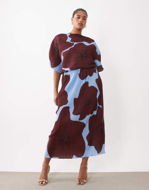 Never Fully Dressed Plus Tilly off shoulder plisse maxi dress in poppy print - view 1