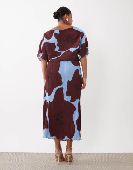 Never Fully Dressed Plus Tilly off shoulder plisse maxi dress in poppy print, 4 of 4
