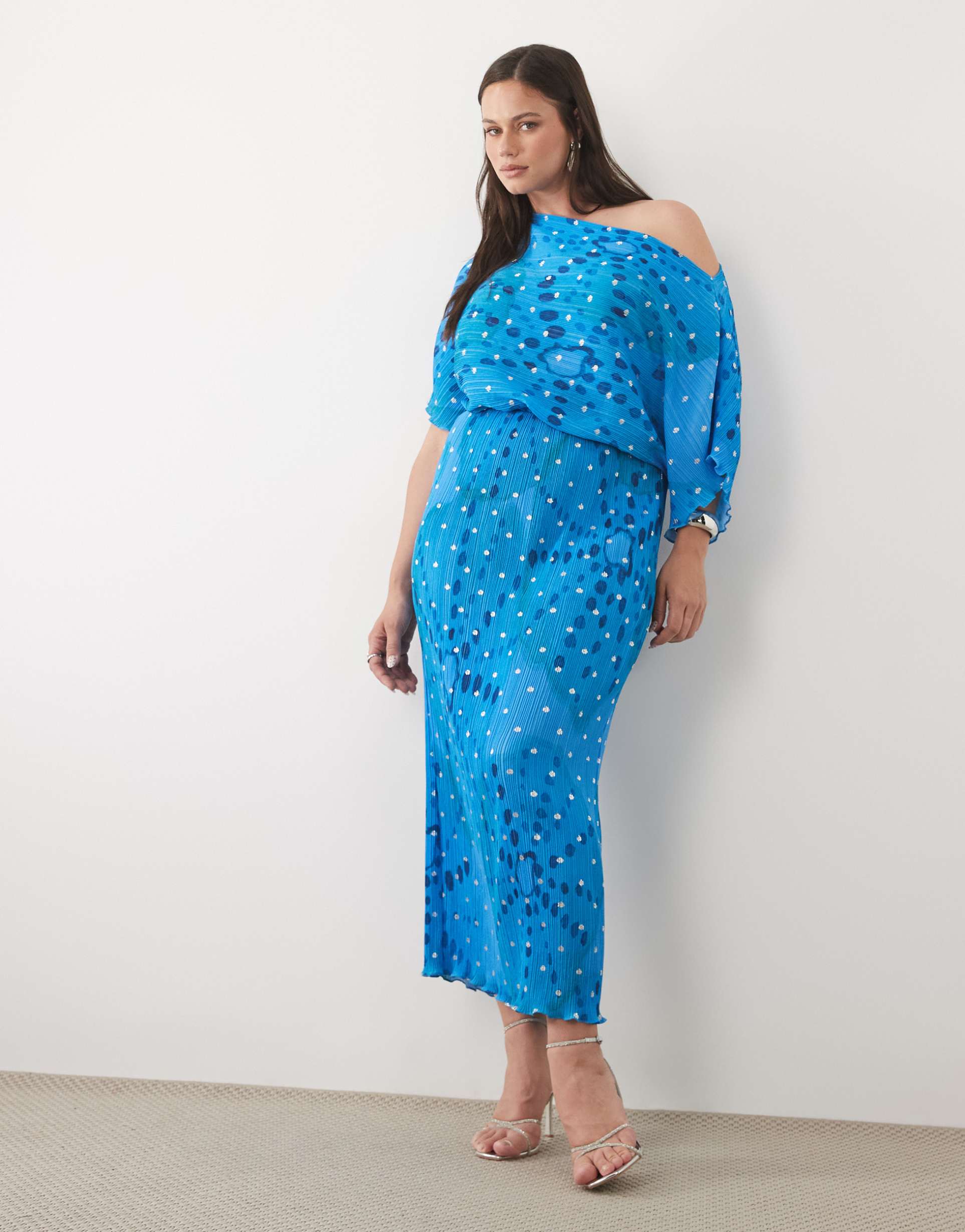 never fully dressed plus tilly off the shoulder plissé midaxi dress in blue shell print