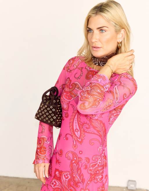 Never Fully Dressed – Rosa, paisleymönstrad maxiklänning i mesh med båtringning och utsvängda ärmar, 2 av 4