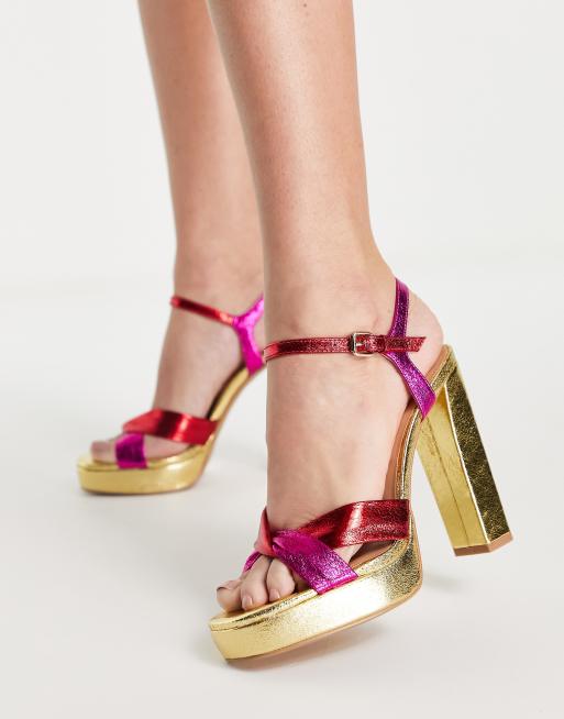 Never Fully Dressed - Schoenen met blokhak en metallic kleur in roze en rood