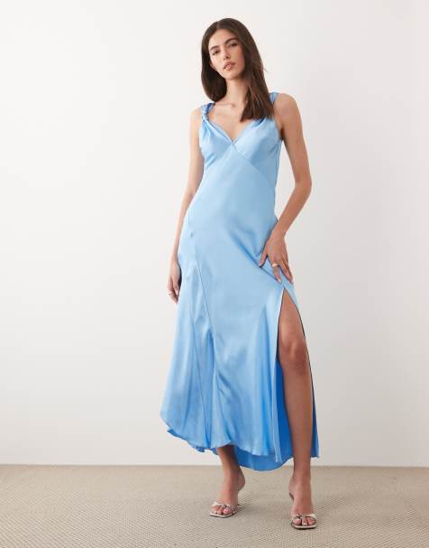 Never Fully Dressed – Sofia – Satin-Maxikleid in Blau mit geknoteten Trägern und Schrägschnitt - view 1