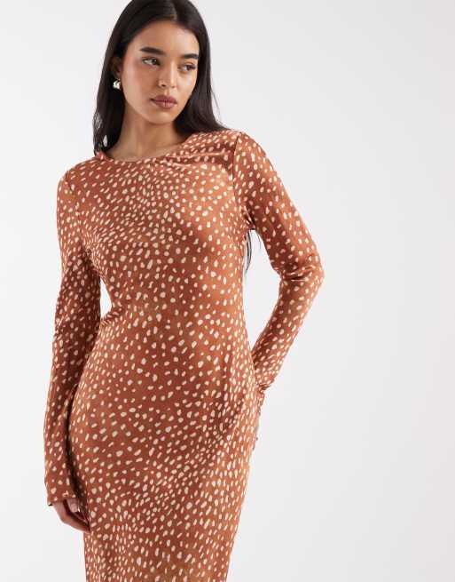Never Fully Dressed - Soho - Midaxi jurk met lange mouwen in bruine hertenprint, 2 van 4