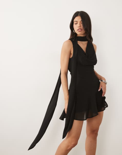 Never Fully Dressed – Sophie – Svart miniklänning i chiffong med draperad ringning och avtagbar scarfdetalj - view 1