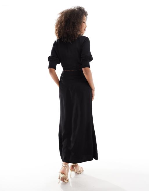 Never Fully Dressed – Svart midaxiklänning med spetsdetaljer och puffärmar, 2 av 4