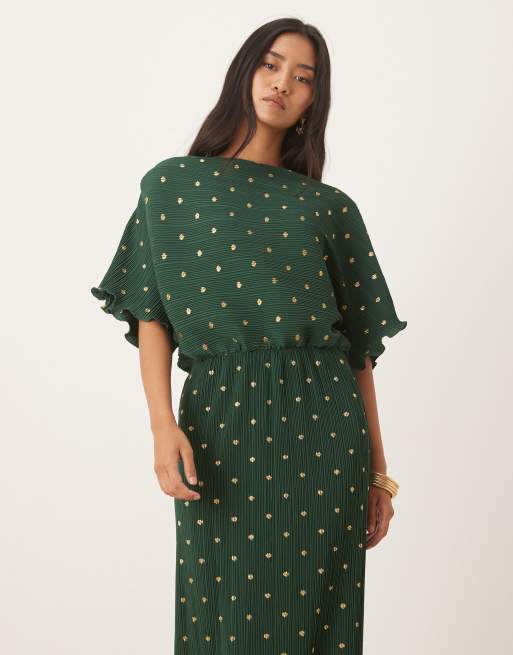 Never Fully Dressed - Tilly - Flaskegrøn metallisk maxikjole med offshoulder-design og plisseringer, 4 af 4