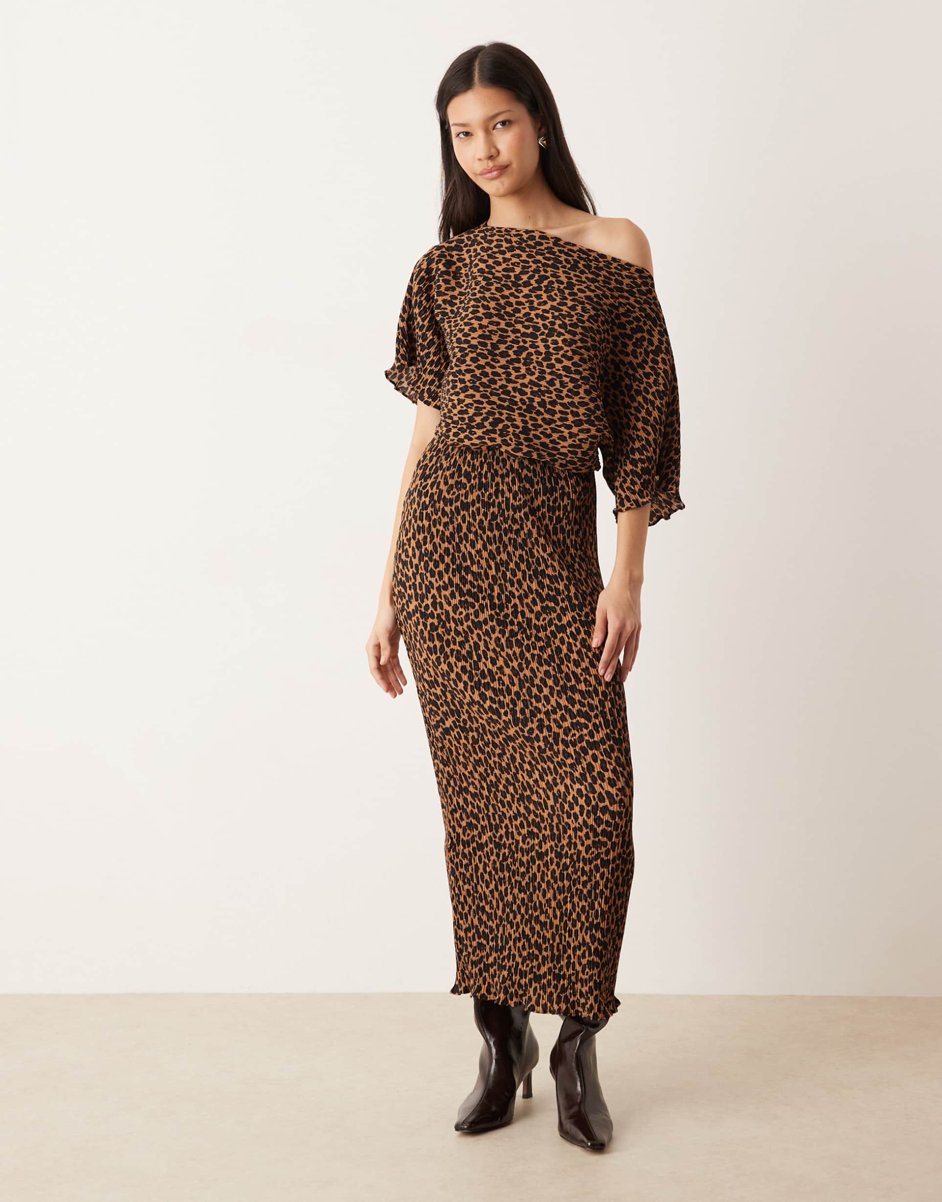 never fully dressed tilly off the shoulder plisse midaxi dress in leopard