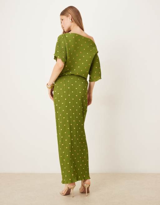 Never Fully Dressed - Tilly - Robe longue plissée à épaules dénudées - Kaki et doré, 3 de 4