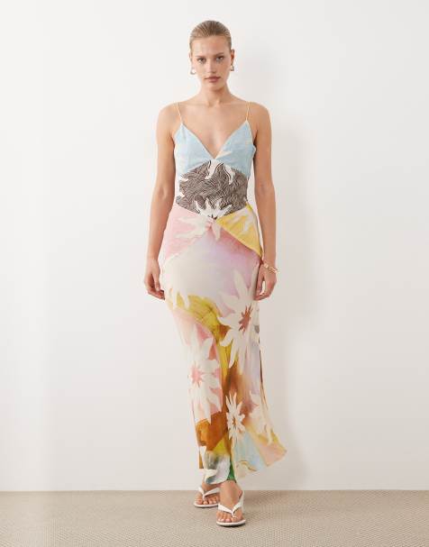 Never Fully Dressed – Valeria – Satynowa sukienka maxi na ramiączkach w pastelowy wzór w słońca - view 1