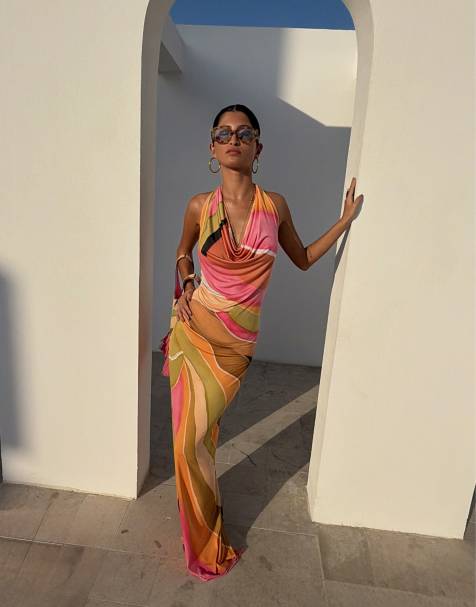 Never Fully Dressed - vestido maxi con cuello desbocado Sabine y estampado abstracto naranja - view 1