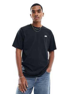 New Balanace small logo t-shirt in black - view 1
