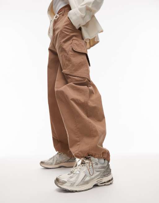 New Balance - 1906 - Sneakers in gebroken wit en metallic zilver, 5 van 5