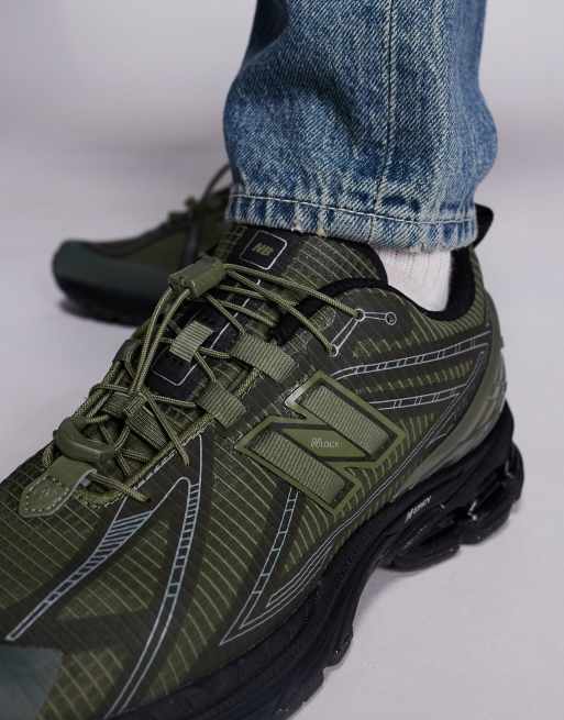 New Balance 1906 toggle trainers in olive green and black, 4 of 5
