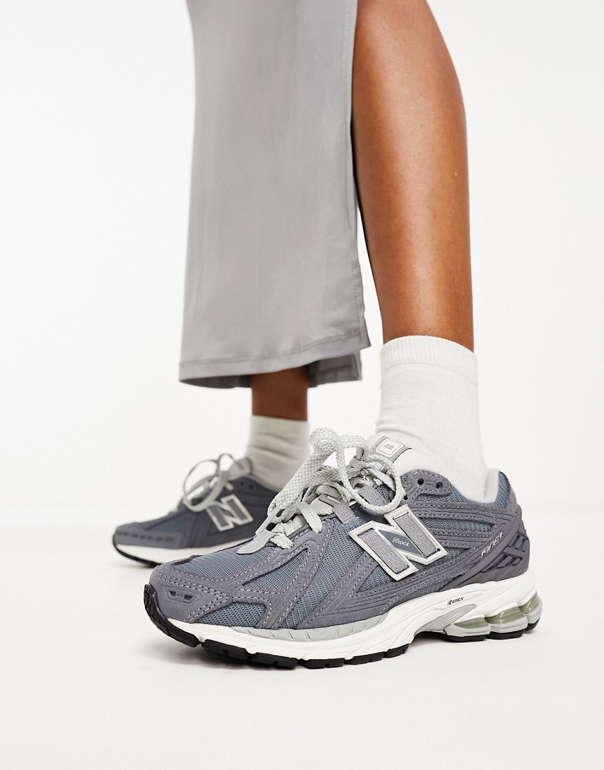 New balance 1906 trainers in grey