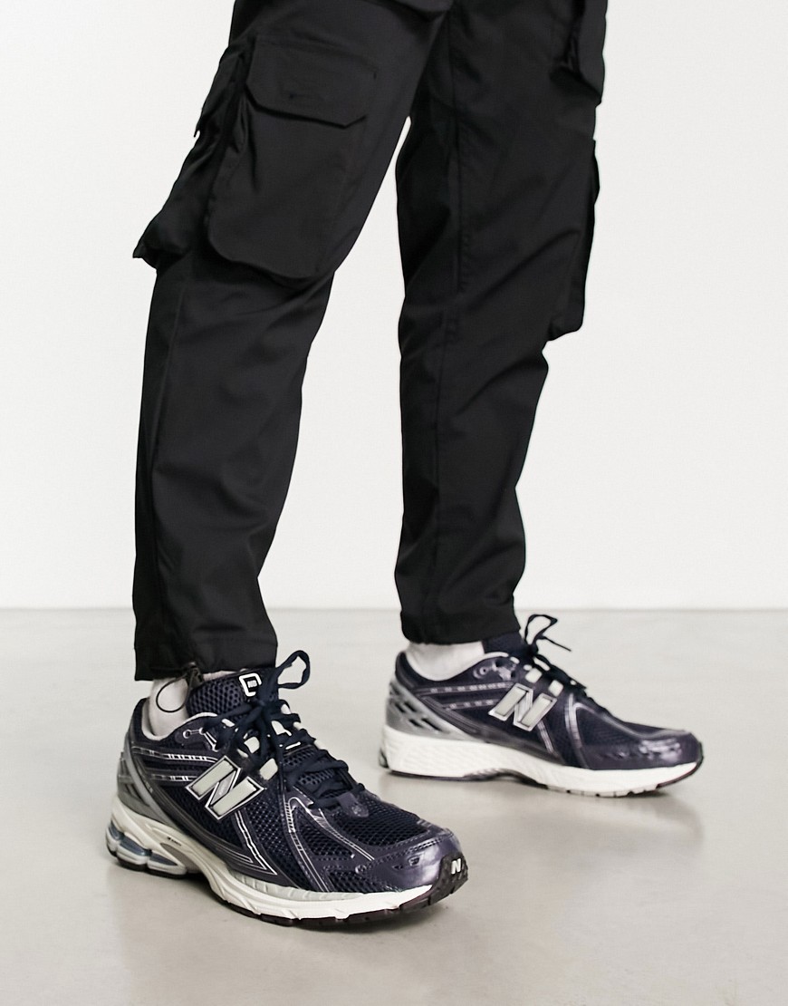 New Balance 1906 trainers in navy and silver-Black