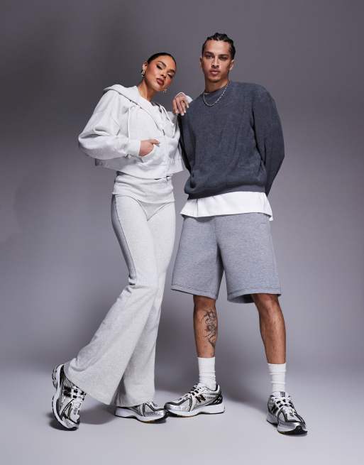 New Balance 1906 trainers in silver and gold, 3 of 4